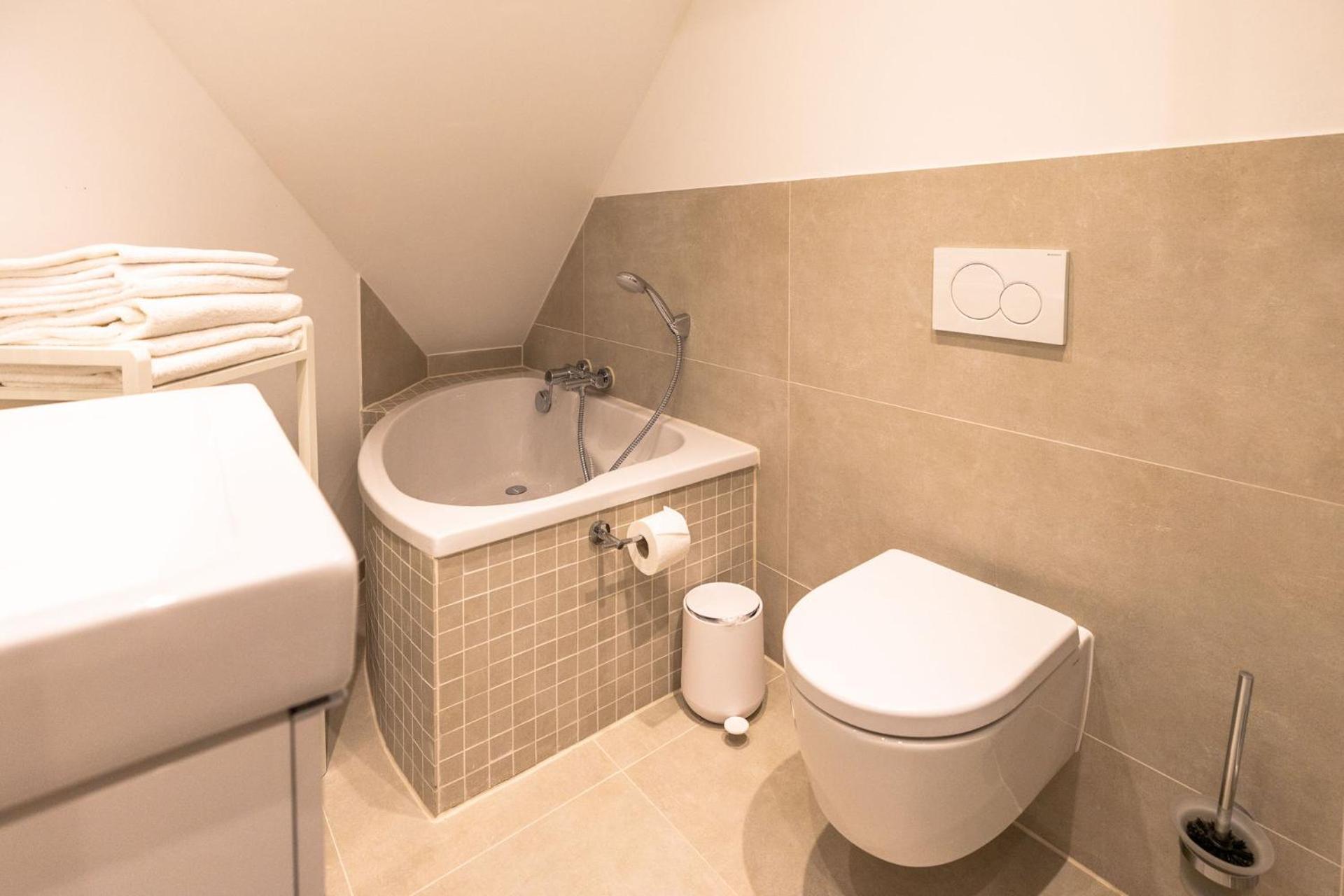 Holiday home Reethus Mit Kamin Und Suedgarten In Direkter Wattnaehe *
