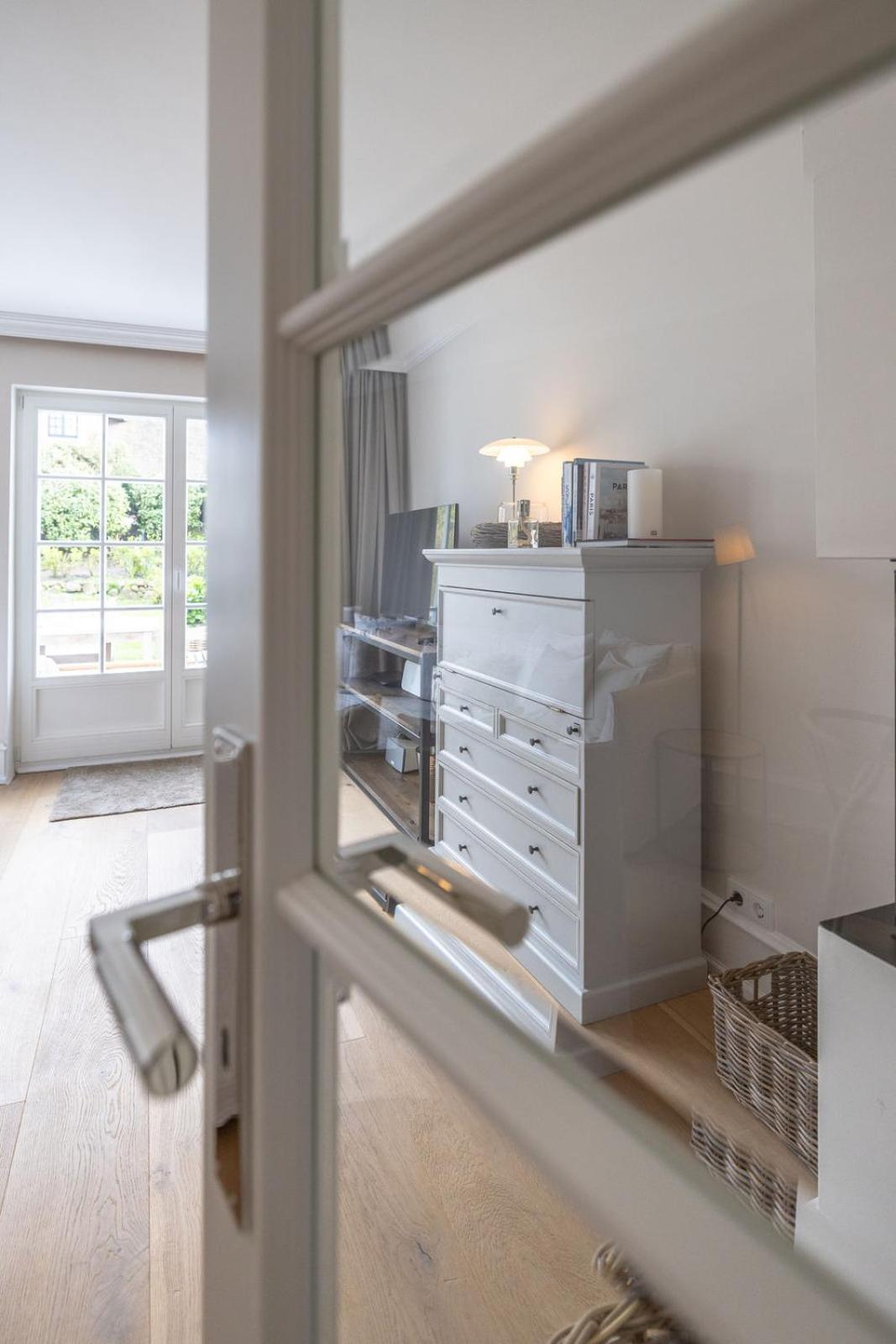 Holiday home Reethus Mit Kamin Und Suedgarten In Direkter Wattnaehe *
