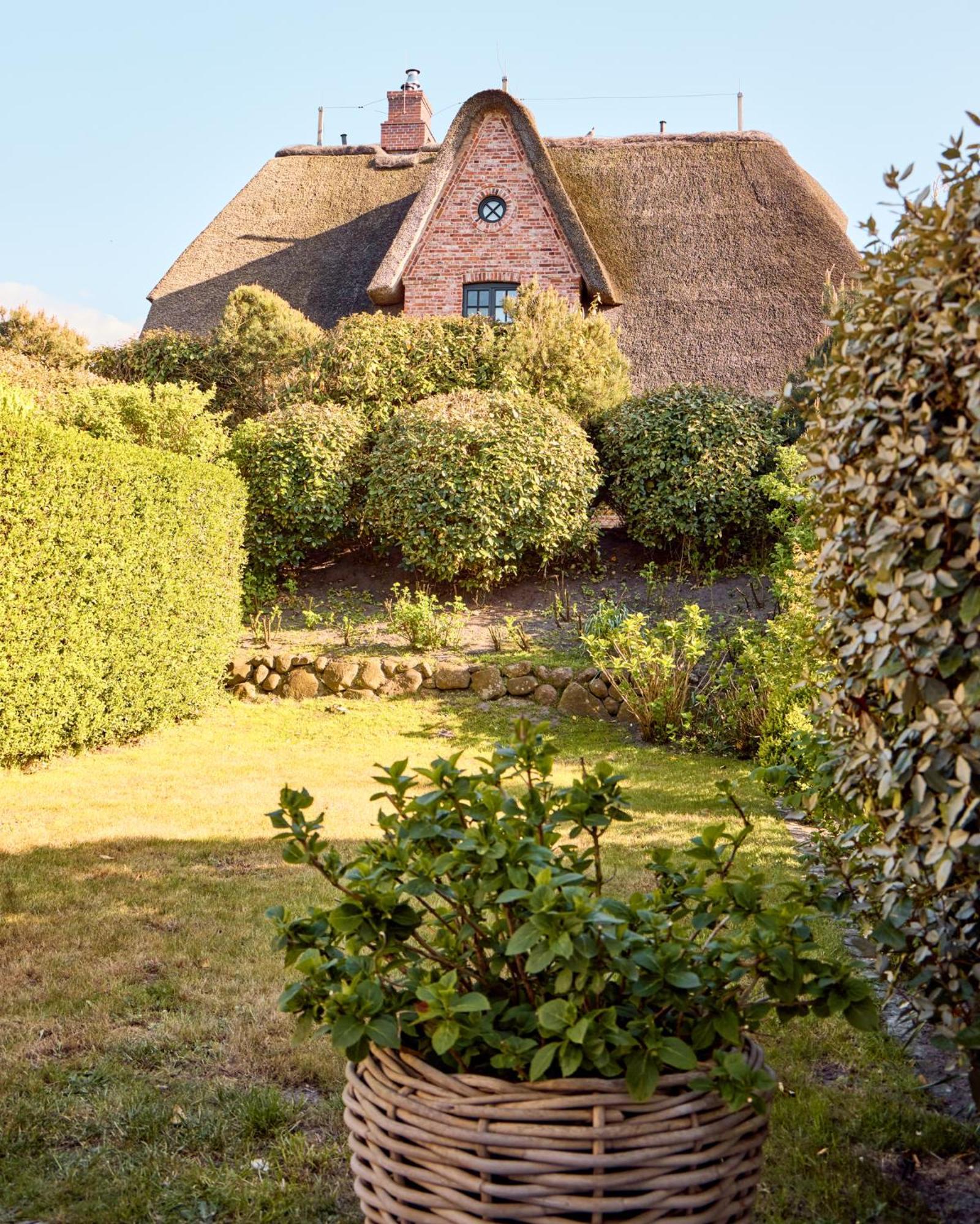 Reethus Mit Kamin Und Suedgarten In Direkter Wattnaehe Holiday home Keitum